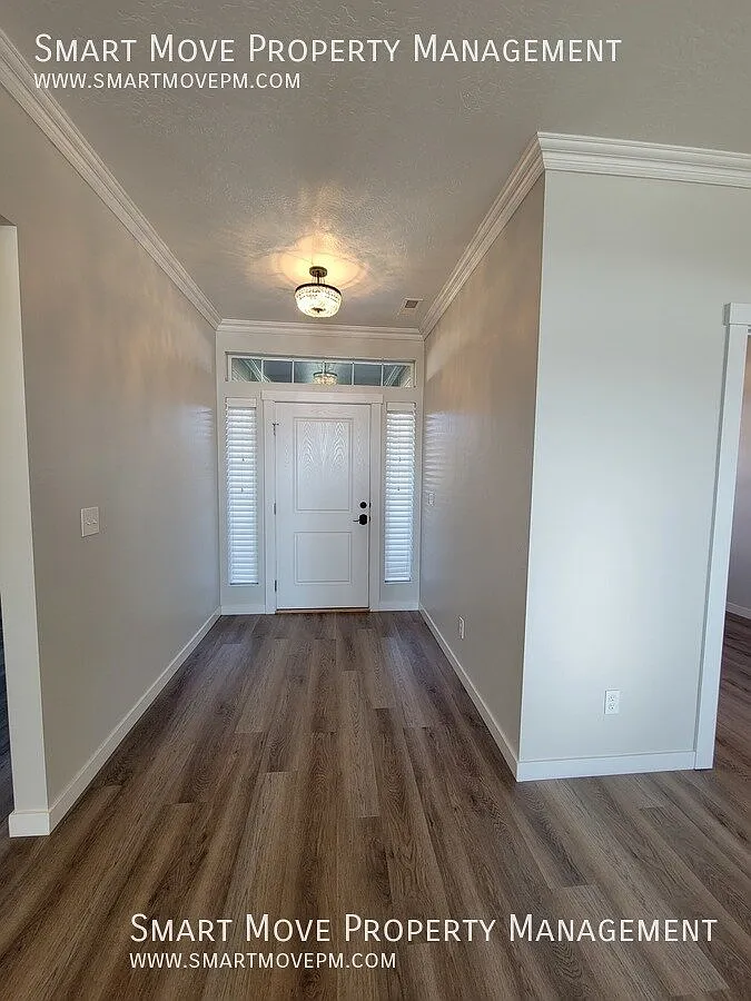 Stunning Meridian 3 bd with flex room. Neighborhood Playground. Move In Credit! — Photo 2