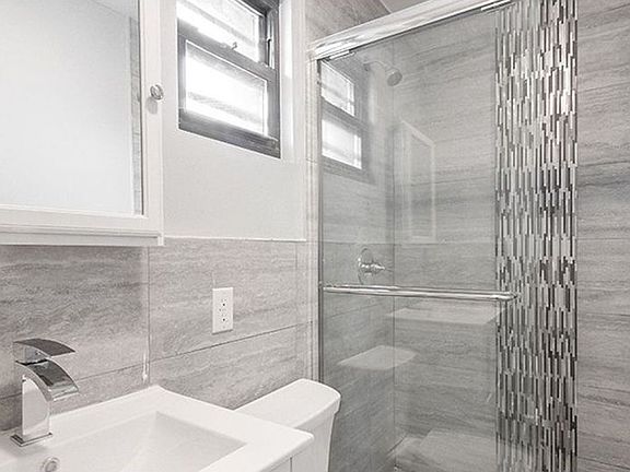 4th image of 700 Evergreen Ave #3G