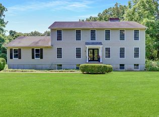 15 Flax Pond Woods Rd, Setauket, NY 11733