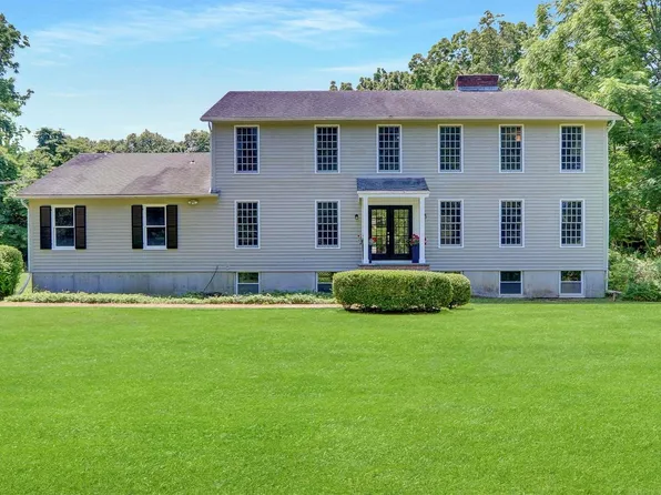 15 Flax Pond Woods Road, Setauket, NY 11733