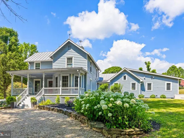 823 Scrabble Rd, Castleton, VA 22716