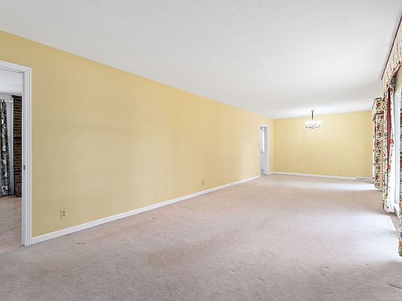 5th image of 2725 Memorial Drive Ext