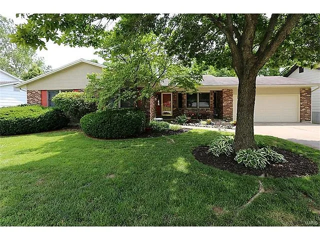 3313 Le Chateaux Dr photo 1
