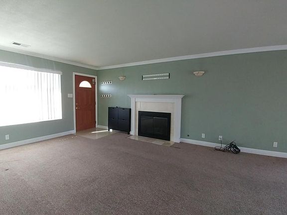 5th image of 735 Robin Dr