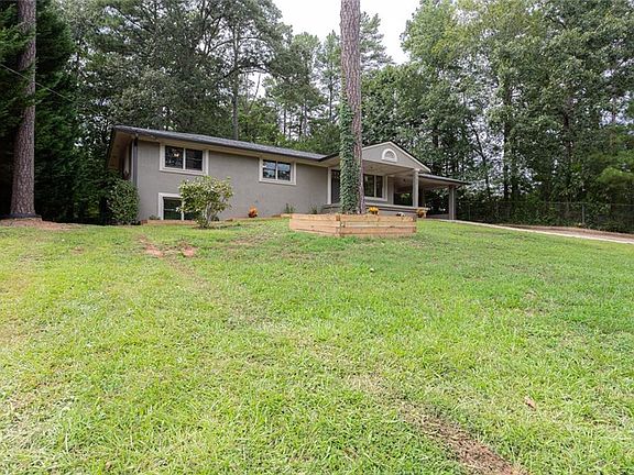 2nd image of 560 Norton Cir SE