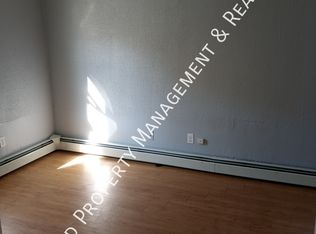 558 Willow St APT 2L, Woonsocket, RI 02895