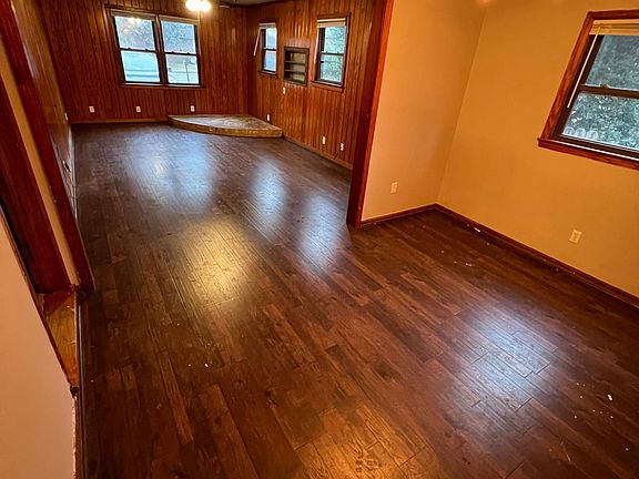 Dining room/Den