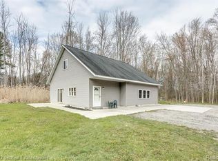 240 Wadhams Rd, Smiths Creek, MI 48074