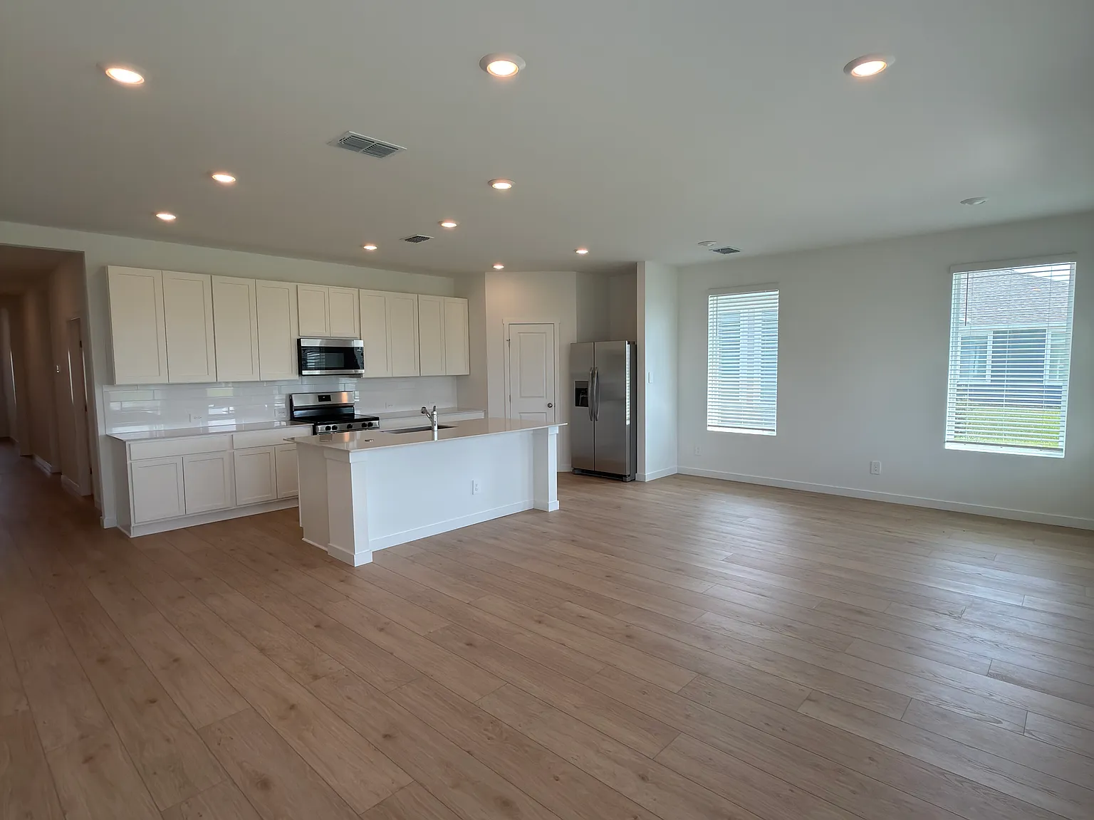 3 bed, 1825 sqft, $2,200 — Photo 4