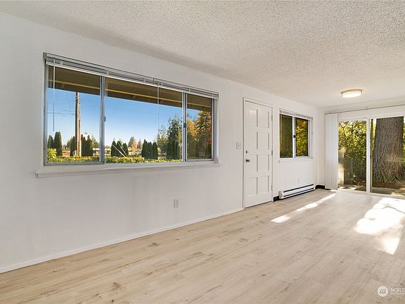 5th image of 10518 10516 107th Avenue SW