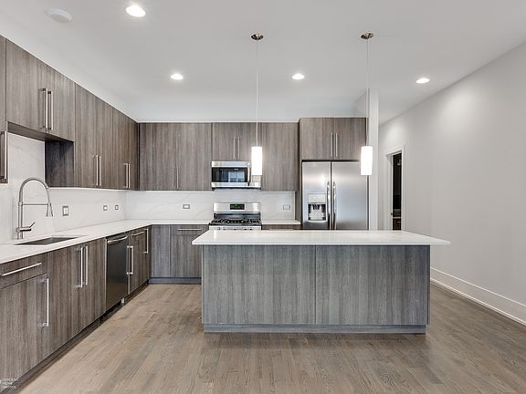 4th image of 1808 N California Ave APT 2S