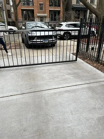 715 W Aldine Ave #2 — Photo 3