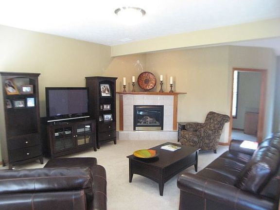 2nd image of 418 Kilkenny Ct