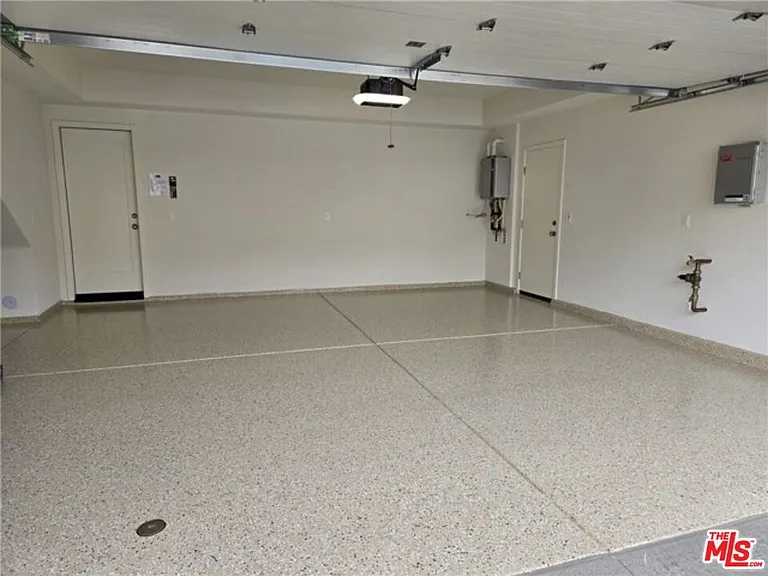 113 Escala — Photo 32