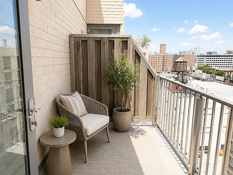 257 Gold St — Photo 1