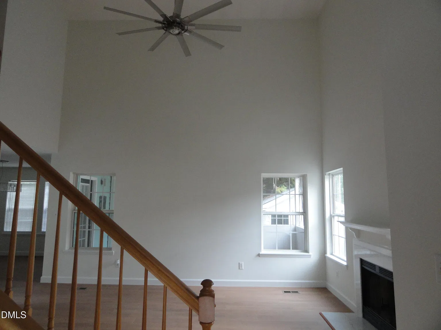 3 bed, 2.5 bath, 1700 sqft, $1,900 — Photo 3