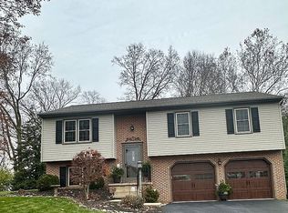 34 Hemlock Dr, Lancaster, PA 17602