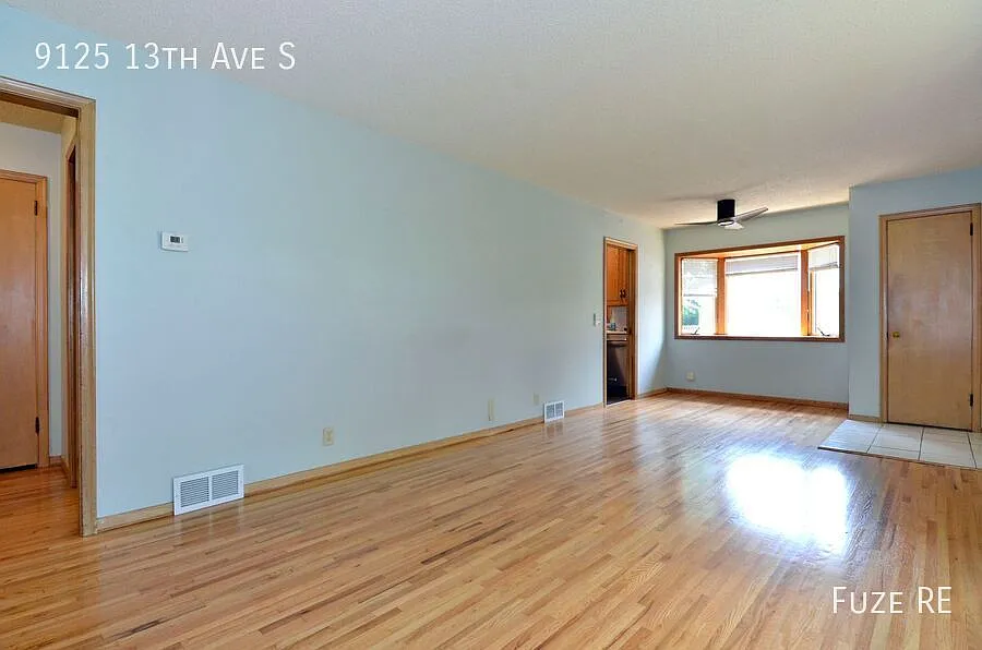 Beautiful 4-Bed, 2-Bath Home in Bloomington - Available Now! — Photo 3