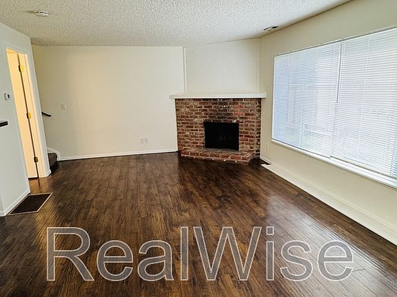 2nd image of 4278 Meadowbrook Ct NE
