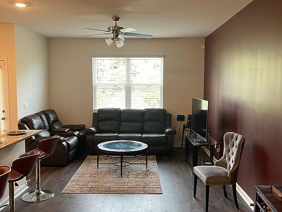 4th image of 405 Broder Farms Dr #28