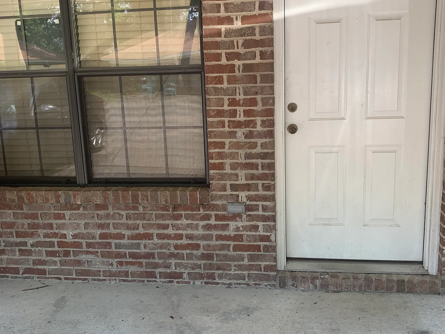 216 E Church St — Photo 3