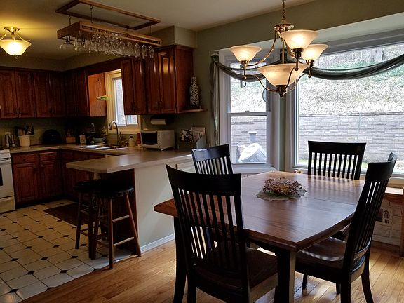 4th image of 2358 Cornwall Dr