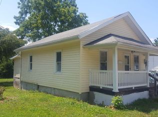 429 N Tradd St, Statesville, NC 28677