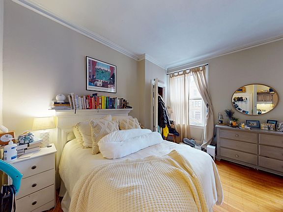 5th image of 509 Beacon St APT 5