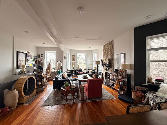 4th image of 2631 W Haddon Ave #3