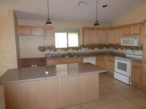3rd image of 13949 W Mauna Loa Ln