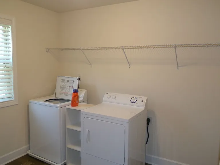 1419 Sawyer Ave — Photo 21