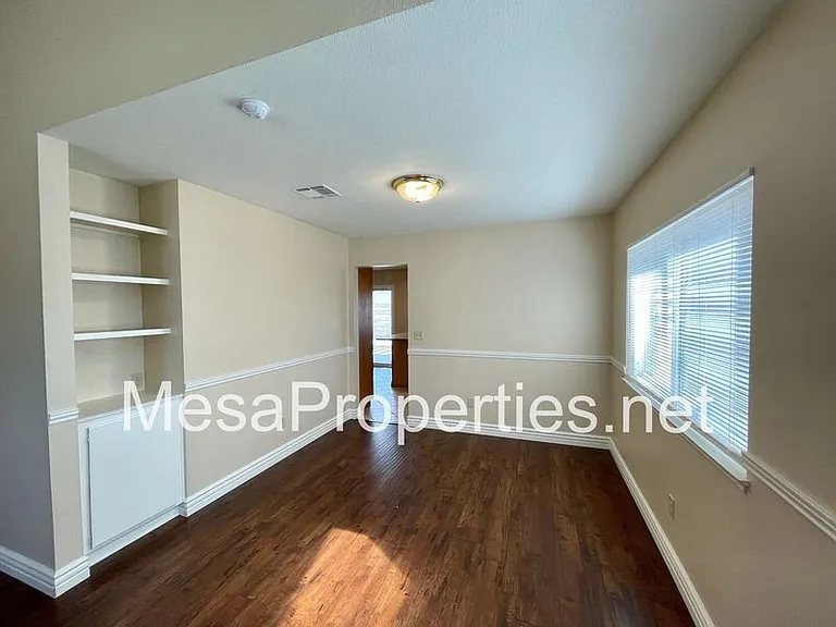 2407 N Sycamore Ave — Photo 5