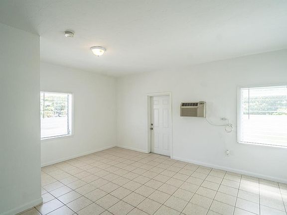 5th image of 1037 7th St APT 8