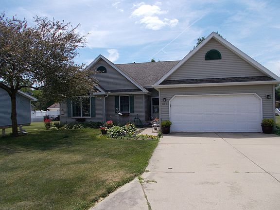 3rd image of 1104 N Jacqualine Ln