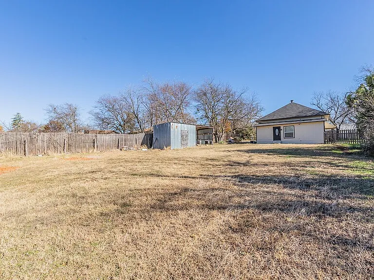505 N Lamar St — Photo 28