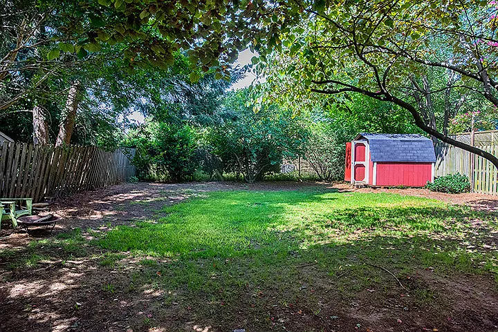 220 Buist Ave — Photo 14