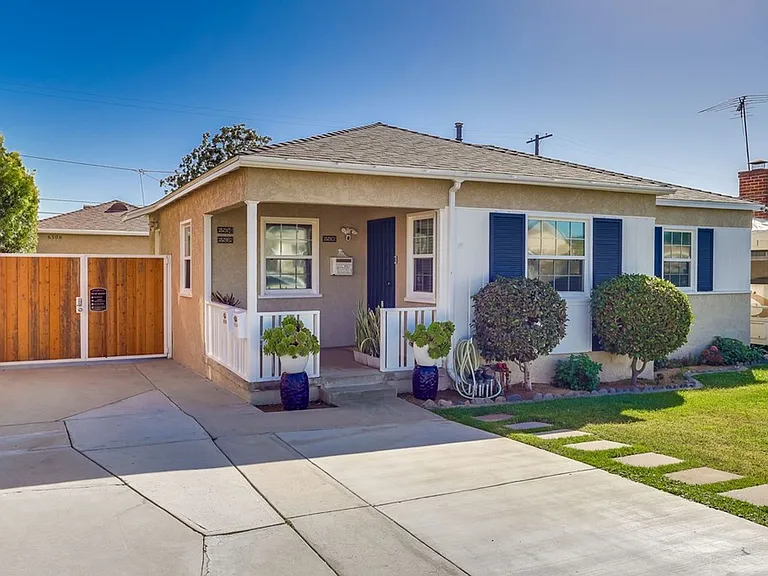 6504 W 84th Pl — Photo 3