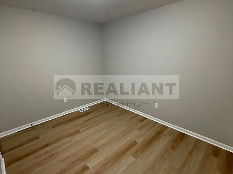 31 Hurley St #15 — Photo 11