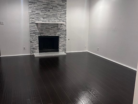 3rd image of 2615 Lakebriar St