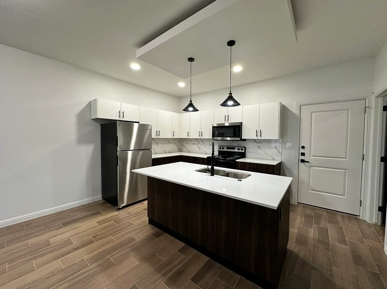 1 bed, 766 sqft, $1,115 — Photo 2