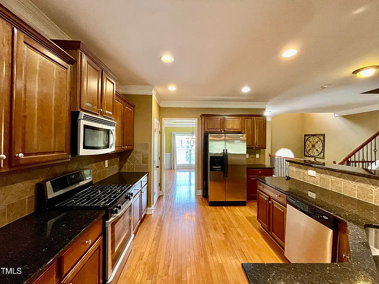 414 Weatherbrook Way — Photo 9