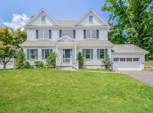 11 Dandy Dr, Cos Cob, CT 06807