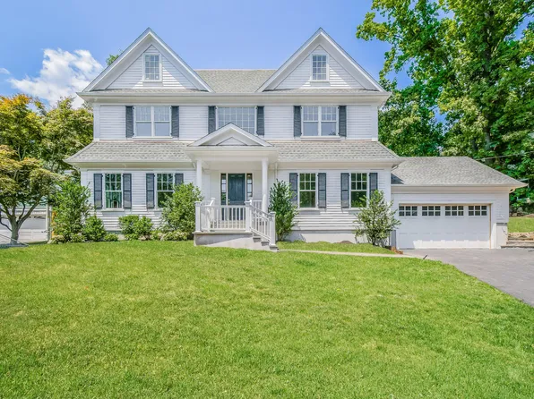 11 Dandy Dr, Cos Cob, CT 06807