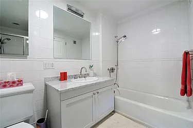 Rented by Space Marketing Shop