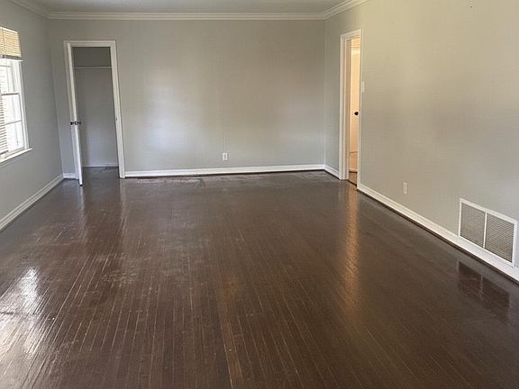3rd image of 225 Walker Rd