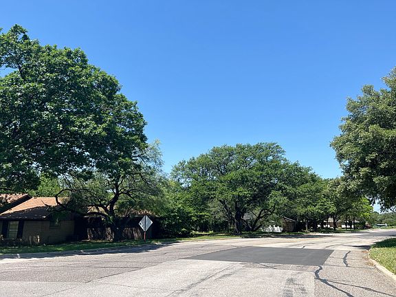 4th image of 14391 Olympic Dr