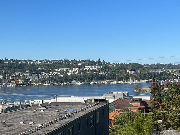 Amazing Views of Lake Union