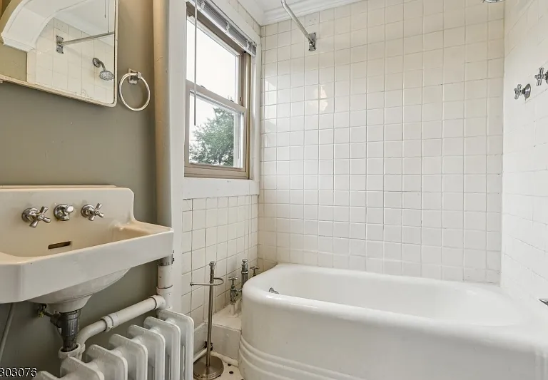 90 Midland Ave #4 — Photo 17