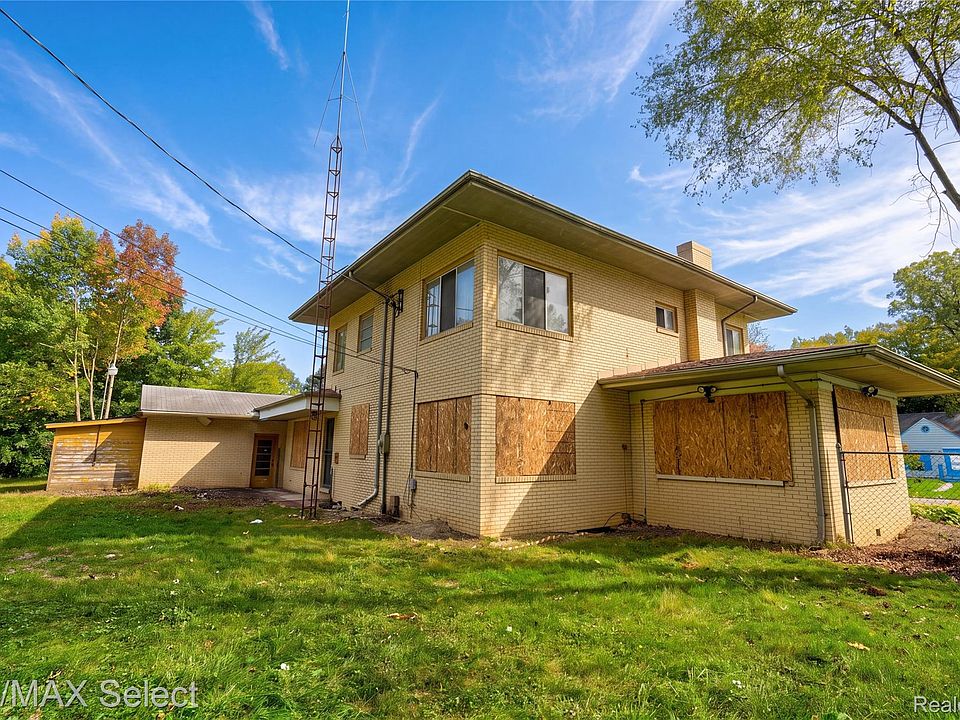 7th image of 2219 Copeman Blvd