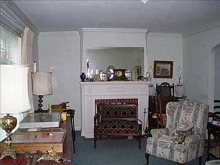 3rd image of 33 Villawood Ln